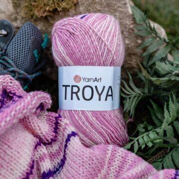 YarnArt Troya